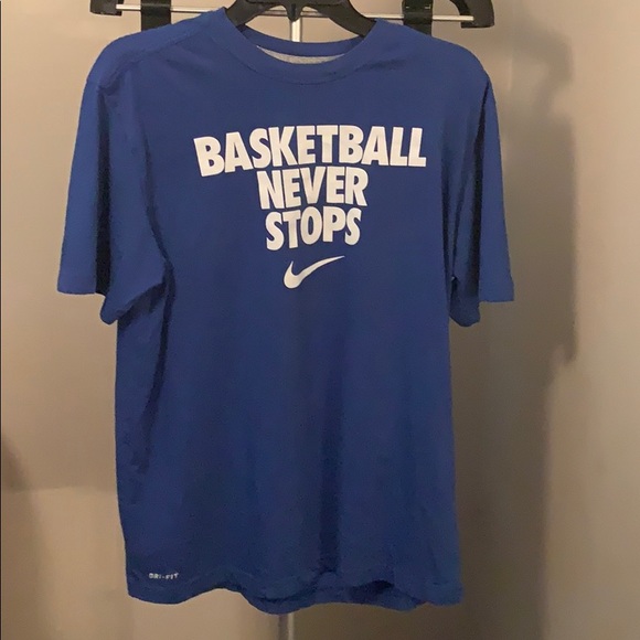 Nike Basketball Shirt - Picture 1 of 3